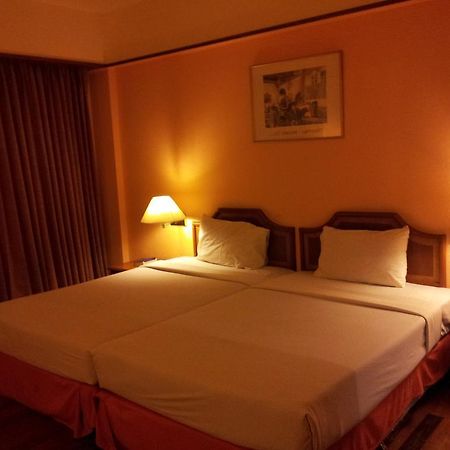 Pavilion Rim Kwai Resort Kanchanaburi Esterno foto