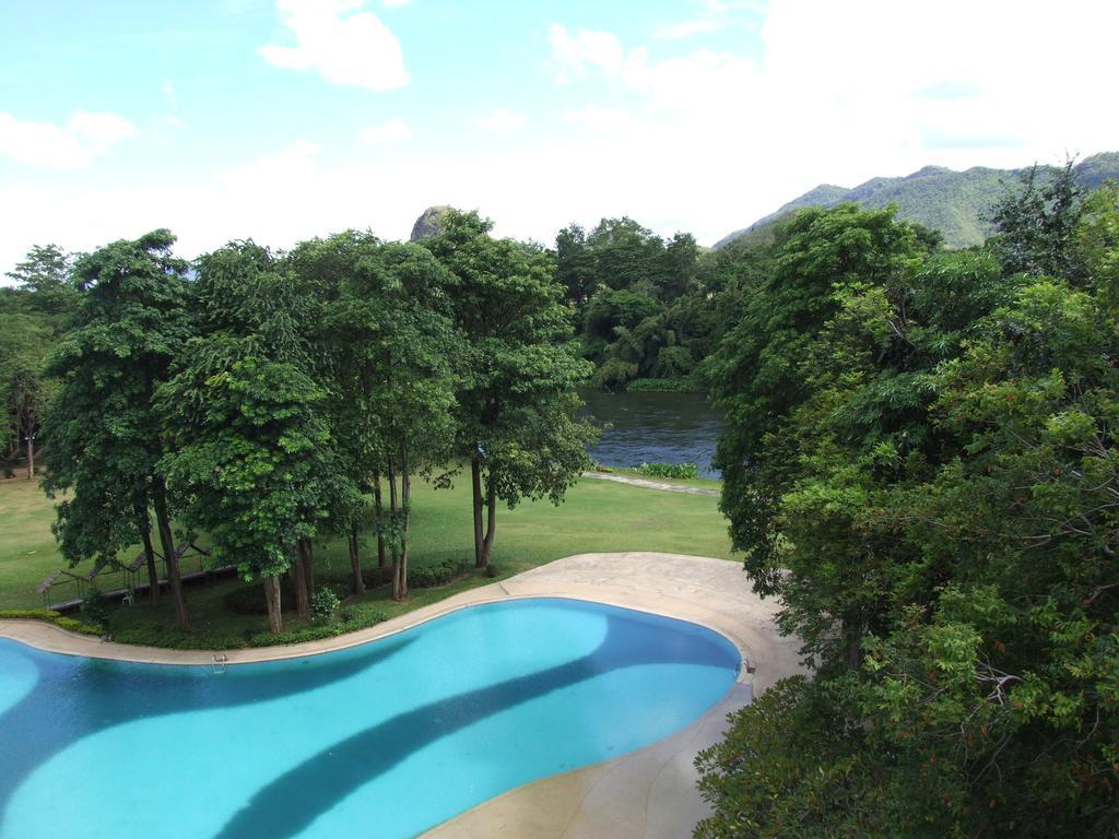 Pavilion Rim Kwai Resort Kanchanaburi Esterno foto