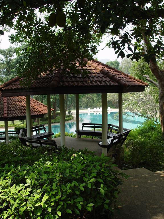 Pavilion Rim Kwai Resort Kanchanaburi Esterno foto